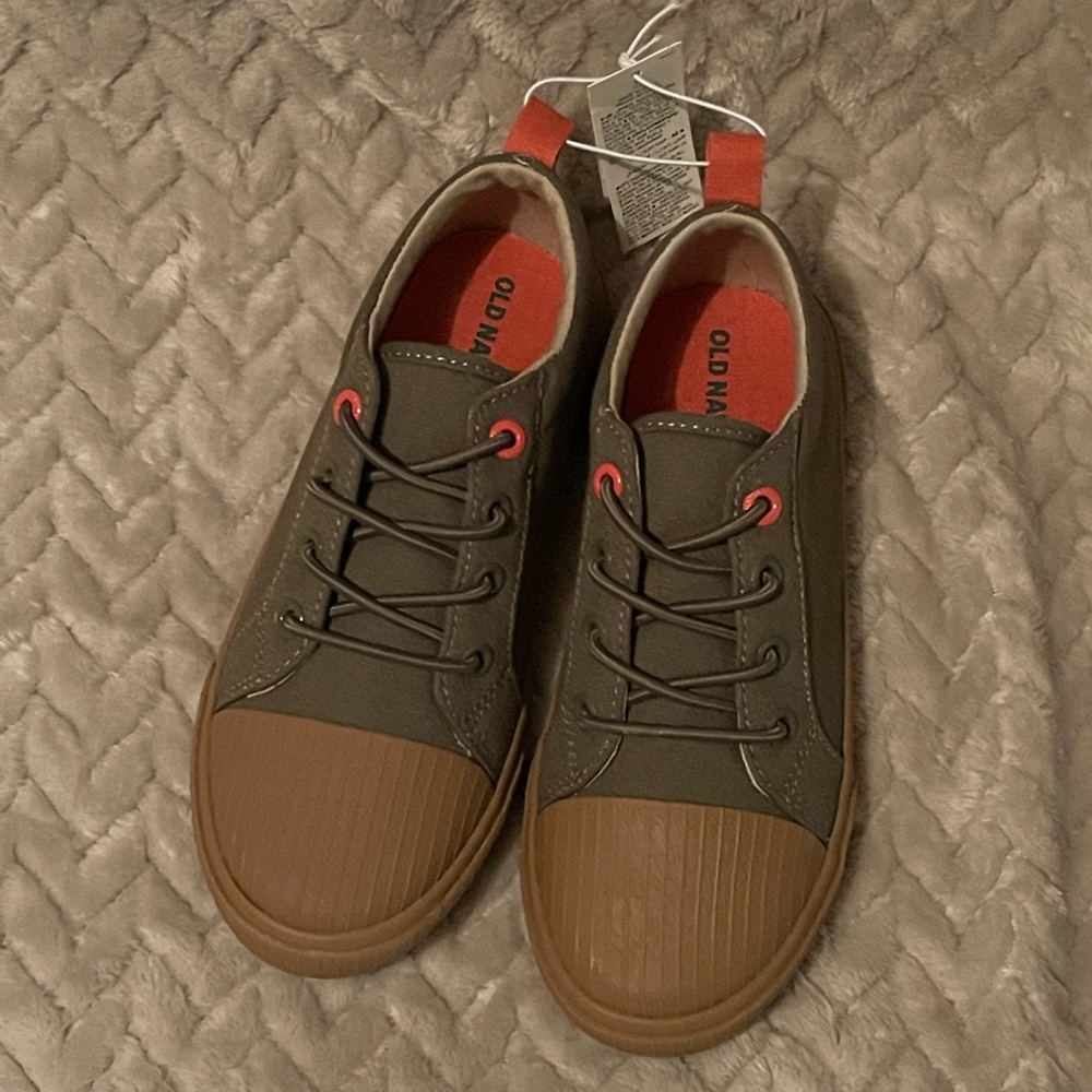 Unisex toddler textured sneakers 💃🏽💃🏽